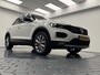 Volkswagen T-Roc 1.5 TSi Sport Automaat-Trekhaak-Panoramadak-Navigatie-Carplay-Adapt.Cr.contr-Clima-Camera-Stoelverwarming-Parkeersensoren V+A-Lm17''velgen