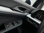 Volkswagen Golf 1.0 TSI Life / Navigatie / Parkeersensoren  V+A / Lichtmetaal 16 inch / App connect / **