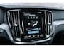 Volvo V60 2.0 B3 Momentum Advantage | Adaptieve Cruise Control | Trekhaak | Stoel-/Stuurverwarming | Parkeercamera | Navigatie | Apple CarPlay & Android Auto |