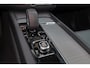 Volvo XC60 T6 Recharge AWD Plus Dark - Panorama/schuifdak - IntelliSafe Assist & Surround - 360º Camera - Harman/Kardon audio - Adaptieve LED koplampen - Verwarmde voorstoelen, stuur & achterbank - Elektr. bedienb. voorstoelen met geheugen - Parkeersensoren voor & achter - Draadloze tel. lader - Extra getint glas - 19' LMV