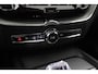Volvo XC60 T6 Plug-in hybrid Ultra Black Edition | Head-Up | ACC | Panoramadak | Stoel+Stuurverwarming | Trekhaak | 360° Camera