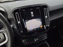Volvo XC40 Recharge Core 70 kWh | Trekhaak | Camera | Stuur/stoelverwarming
