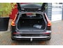 Volvo V60 2.0 T6 Plug-in hybrid AWD Essential Bright | Trekhaak | Adaptive Cruise | BLIS | Camera | Stuur/stoelverwarming