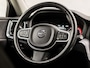 Volvo V60 2.0 B3 Sport Automaat (APPLE CARPLAY, GROOT NAVI, KEYLESS, ADAPTIVE CRUISE, ELEK SPORTSTOELEN, GETINT GLAS, LED KOPLAMPEN, NIEUWSTAAT)