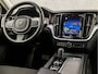 Volvo V60 2.0 B3 Sport Automaat (APPLE CARPLAY, GROOT NAVI, KEYLESS, ADAPTIVE CRUISE, ELEK SPORTSTOELEN, GETINT GLAS, LED KOPLAMPEN, NIEUWSTAAT)