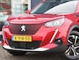 Peugeot e-2008 EV Allure Première 50 kWh 136pk Trekhaak | 1ste Eigenaar | Stoelverwarming | Adaptieve Cruise Control | parkeersensoren Achter | 17" Lichtmetalen Velgen | LED | DAB Ontvanger | Apple Carplay/Android Auto |