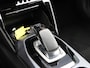 Peugeot e-2008 EV Allure Première 50 kWh 136pk Trekhaak | 1ste Eigenaar | Stoelverwarming | Adaptieve Cruise Control | parkeersensoren Achter | 17" Lichtmetalen Velgen | LED | DAB Ontvanger | Apple Carplay/Android Auto |