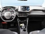 Peugeot e-2008 EV Allure Première 50 kWh 136pk Trekhaak | 1ste Eigenaar | Stoelverwarming | Adaptieve Cruise Control | parkeersensoren Achter | 17" Lichtmetalen Velgen | LED | DAB Ontvanger | Apple Carplay/Android Auto |