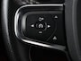Volvo XC40 Recharge P8 AWD R Design | Trekhaak | Stoel & stuurverwarming | Camera | Carplay | Leder/Alcantara | Adaptive cruise | Keyless | Full LED | 19'' lichtmetalen velgen