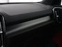 Volvo XC40 Recharge P8 AWD R Design | Trekhaak | Stoel & stuurverwarming | Camera | Carplay | Leder/Alcantara | Adaptive cruise | Keyless | Full LED | 19'' lichtmetalen velgen