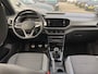 Volkswagen T-Cross 1.0 TSI R-Line 111pk | Camera achter | Navigatie | App connect | Privacy glass | Parkeersensoren v+a | Led koplampen | 18"LMV
