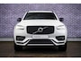 Volvo XC90 2.0 T8 Recharge AWD Ultimate Dark | Bowers & Wilkins Audio | Luchtvering | Trekhaak | Sportstoelen | Standkachel | Panoramadak | 360 camera | Head-up display | 4 zone climate control | Google Maps navigatie | Gelamineerd zijruiten | Nubuck hemelbekleding |