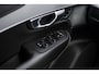 Volvo XC90 2.0 T8 Recharge AWD Ultimate Dark | Bowers & Wilkins Audio | Luchtvering | Trekhaak | Sportstoelen | Standkachel | Panoramadak | 360 camera | Head-up display | 4 zone climate control | Google Maps navigatie | Gelamineerd zijruiten | Nubuck hemelbekleding |