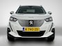 Peugeot e-2008 SUV EV Allure Pack 50 kWh 136pk | Accu SOH 92,2% | Navigatie | Achteruitrijcamera | 3D Cockpit | Stoelverwarming | Climate Control | Adaptieve Cruise Control | Parkeersensoren | Keyless start | Draadloze telefoonlader | Bluetooth | Apple CarPlay / Android Auto | DAB+ radio | Elektrisch inklapbare spiegels | Donker getint glas | 17" lichtmetalen velgen |