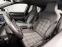 Volkswagen Golf 1.4 eHybrid GTE 245Pk Automaat (APPLE CARPLAY, GRILLE VERLICHT, ALCANTARA, STUUR/STOELVERWARMING, SPORTSTOELEN, GETINT GLAS, KEYLESS, SFEERVERLICHTING, NIEUWSTAAT)