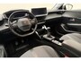 Peugeot 208 1.2 PureTech Blue Lease Allure 100 PK | Handgeschakeld | Camera | Parkeersensor | Cruise Control | Navigatie | Mirror Screen | Start/stop | Licht Metalen Velgen