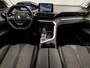 Peugeot 3008 1.2 PureTech Sport Automaat (APPLE CARPLAY, GROOT NAVI, LEDER, KEYLESS, 360 CAMERA, SPORTSTOELEN, ELEK ACHTERKLEP, GETINT GLAS, CRUISE, NIEUWSTAAT)