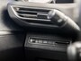 Peugeot 3008 1.2 PureTech Sport Automaat (APPLE CARPLAY, GROOT NAVI, LEDER, KEYLESS, 360 CAMERA, SPORTSTOELEN, ELEK ACHTERKLEP, GETINT GLAS, CRUISE, NIEUWSTAAT)