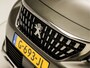 Peugeot 3008 1.2 PureTech Sport Automaat (APPLE CARPLAY, GROOT NAVI, LEDER, KEYLESS, 360 CAMERA, SPORTSTOELEN, ELEK ACHTERKLEP, GETINT GLAS, CRUISE, NIEUWSTAAT)