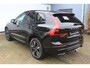 Volvo XC60 2.0 T6 Plug-in hybrid AWD Plus Dark | Keyless entry/start | Achteruitrijcamera | Elektrische kofferbakklep | Memory stand stoelen | Adaptive cruise | Wegklapbare trekhaak | Apple CarPlay/Android Auto | Climate controle | Draadloze telefoonlader | Lane assist | Stoelverwarming V+A | Stuurverwarming |
