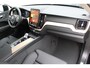 Volvo XC60 2.0 T6 Plug-in hybrid AWD Plus Dark | Keyless entry/start | Achteruitrijcamera | Elektrische kofferbakklep | Memory stand stoelen | Adaptive cruise | Wegklapbare trekhaak | Apple CarPlay/Android Auto | Climate controle | Draadloze telefoonlader | Lane assist | Stoelverwarming V+A | Stuurverwarming |