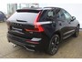 Volvo XC60 2.0 T6 Plug-in hybrid AWD Plus Dark | Keyless entry/start | Achteruitrijcamera | Elektrische kofferbakklep | Memory stand stoelen | Adaptive cruise | Wegklapbare trekhaak | Apple CarPlay/Android Auto | Climate controle | Draadloze telefoonlader | Lane assist | Stoelverwarming V+A | Stuurverwarming |