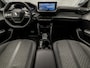 Peugeot 208 Hybrid 100 e-DCS6 Allure Sport Automaat (FACELIFT, VIRTUAL COCKPIT, APPLE CARPLAY, GROOT NAVI, STOELVERWARMING, LEDER, 360 CAMERA, SPORTSTOELEN, ADAPTIVE CRUISE, LM VELGEN, NIEUWSTAAT)