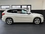 BMW X1 XDrive20i M Sport | Leder | HUD | Pearl White | Memory | Navi | Stoelverwarming | 4WD