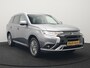 Mitsubishi Outlander 2.4 Pure Plug In Hybrid 225pk Dealer O.H. PHEV | Apple Carplay | Camera | Sportstoelen Verwarmd | Keyless | Cruise Control | DAB |
