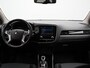 Mitsubishi Outlander 2.4 Pure Plug In Hybrid 225pk Dealer O.H. PHEV | Apple Carplay | Camera | Sportstoelen Verwarmd | Keyless | Cruise Control | DAB |