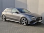 Mercedes-Benz A-klasse 200 AMG Line Automaat / Trekgewicht 1600 Kg / Stoelverwarming / Achteruitrijcamera / Navigatie / Keyless Entry/Start / Adaptief CC / Climate control / Parkeersensoren voor en achter /