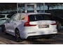 Volvo V60 B3 Momentum Business 163pk | Keyless | Adaptive | Climate | Navi | Carplay | LED | Trekhaak | Camera