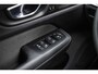 Volvo V60 2.0 T6 Plug-in hybrid AWD Plus Dark | Harman Kardon Audio | Trekhaak | Stoel- / Stuurverwarming Voor + Achter | 360 Camera | Adaptive Cruise | Google | Carplay | Dodehoekdetectie