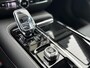Volvo V60 2.0 T6 Plug-in hybrid AWD Plus Dark | 360° Camera | Stoel en stuurverwarming | Trekhaak | Adaptieve cruise control | Harman/Kardon audio | BLIS dodehoekdetectie |