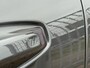 Volvo V60 2.0 T6 Plug-in hybrid AWD Plus Dark | 360° Camera | Stoel en stuurverwarming | Trekhaak | Adaptieve cruise control | Harman/Kardon audio | BLIS dodehoekdetectie |
