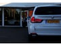 BMW X5 xDrive35i High Executive Aut.*Perfect Onderh.*Parelmoer wit!*Elek. Trekhaak/Pano/Leder Sport/Stoelverw./Sfeer/Memorie/HUD/LED/Camera/Elek. Klep/Parkeersens.V+A*