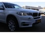 BMW X5 xDrive35i High Executive Aut.*Perfect Onderh.*Parelmoer wit!*Elek. Trekhaak/Pano/Leder Sport/Stoelverw./Sfeer/Memorie/HUD/LED/Camera/Elek. Klep/Parkeersens.V+A*