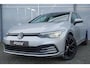 Volkswagen Golf 1.0 TSI 110pk Life | 18" Velgen | Navigatie | All Season Banden