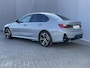 BMW 3-Serie 330e M Sport Edition / Fabrieksgarantie t/m 6-2028 / Elektrische Trekhaak (1500 KG) / Adaptieve Cruise Control / Stoel-/Stuurverwarming / Brooklyn Grau / Sportstoelen / Apple Carplay/Android auto / Schuif-/kanteldak /