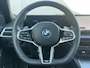 BMW 3-Serie 330e M Sport Edition / Fabrieksgarantie t/m 6-2028 / Elektrische Trekhaak (1500 KG) / Adaptieve Cruise Control / Stoel-/Stuurverwarming / Brooklyn Grau / Sportstoelen / Apple Carplay/Android auto / Schuif-/kanteldak /