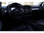 Volvo XC40 1.5 T4 Recharge R-Design | Panoramadak | Lederen bekleding | Adaptive cruise control | Achteruitrij camera | Premium audio by Harman Kardon | Verwarmbare voorstoelen | Verwarmbaar stuurwiel | Semi elek. trekhaak | Dealer onderhouden | Elektrische achterklep | Extra getint glas |