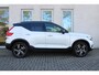 Volvo XC40 1.5 T4 Recharge R-Design | Panoramadak | Lederen bekleding | Adaptive cruise control | Achteruitrij camera | Premium audio by Harman Kardon | Verwarmbare voorstoelen | Verwarmbaar stuurwiel | Semi elek. trekhaak | Dealer onderhouden | Elektrische achterklep | Extra getint glas |