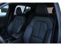 Volvo XC40 1.5 T4 Recharge R-Design | Panoramadak | Lederen bekleding | Adaptive cruise control | Achteruitrij camera | Premium audio by Harman Kardon | Verwarmbare voorstoelen | Verwarmbaar stuurwiel | Semi elek. trekhaak | Dealer onderhouden | Elektrische achterklep | Extra getint glas |