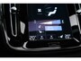 Volvo XC40 1.5 T4 Plug-in hybrid Ultimate Dark | Facelift | Pano-dak | H&K Audio | 20 inch | elek. stoelen | stoel + stuurverw. |