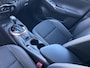 Nissan Juke 1.0 DIG-T N-Connecta Automaat / Fabrieksgarantie tot 03-2028 / 1.250 kg trekgewicht / Navigatie / Cold Pack / Stuur- en stoelverwarming / Apple Carplay Android / 17" LM wielen /