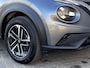 Nissan Juke 1.0 DIG-T N-Connecta Automaat / Fabrieksgarantie tot 03-2028 / 1.250 kg trekgewicht / Navigatie / Cold Pack / Stuur- en stoelverwarming / Apple Carplay Android / 17" LM wielen /