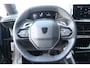 Peugeot 2008 1.2 HYBRID 136PK ALLURE AUTOMAAT / NAVI / LEDER / CLIMA / LED / PDC / 17" LMV / CRUISECONTROL / 1E EIGENAAR / NIEUWSTAAT !!