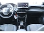 Peugeot 2008 1.2 HYBRID 136PK ALLURE AUTOMAAT / NAVI / LEDER / CLIMA / LED / PDC / 17" LMV / CRUISECONTROL / 1E EIGENAAR / NIEUWSTAAT !!