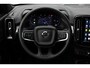 Volvo XC40 B4 Plus Dark | Verwarmde Voorstoelen en Stuurwiel | Verwarmde Voorruit | Semi- Elektrische Trekhaak | Harman Kardon Premium Audio | Achteruitrijcamera | DAB Ontvanger | Keyless Entry en Start