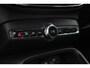Volvo XC40 B4 Plus Dark | Verwarmde Voorstoelen en Stuurwiel | Verwarmde Voorruit | Semi- Elektrische Trekhaak | Harman Kardon Premium Audio | Achteruitrijcamera | DAB Ontvanger | Keyless Entry en Start